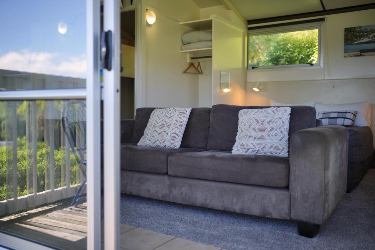 Akaroa Top 10 Holiday Park Екстер'єр фото