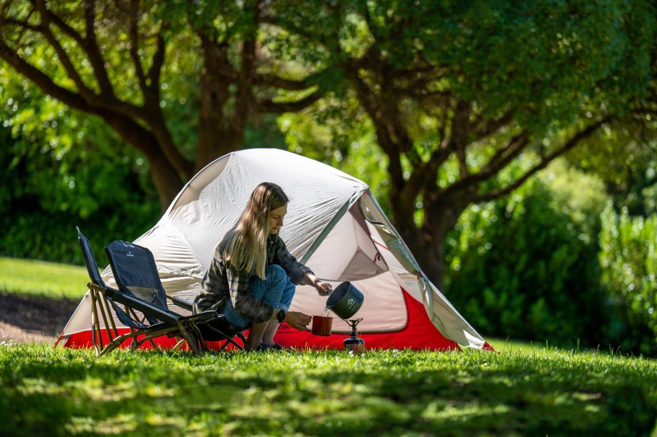 Akaroa Top 10 Holiday Park Екстер'єр фото