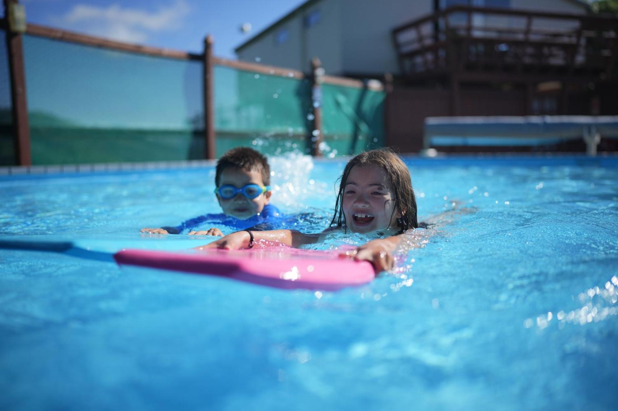 Akaroa Top 10 Holiday Park Екстер'єр фото