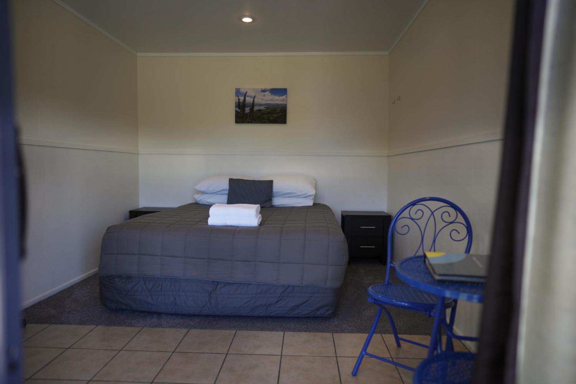 Akaroa Top 10 Holiday Park Екстер'єр фото