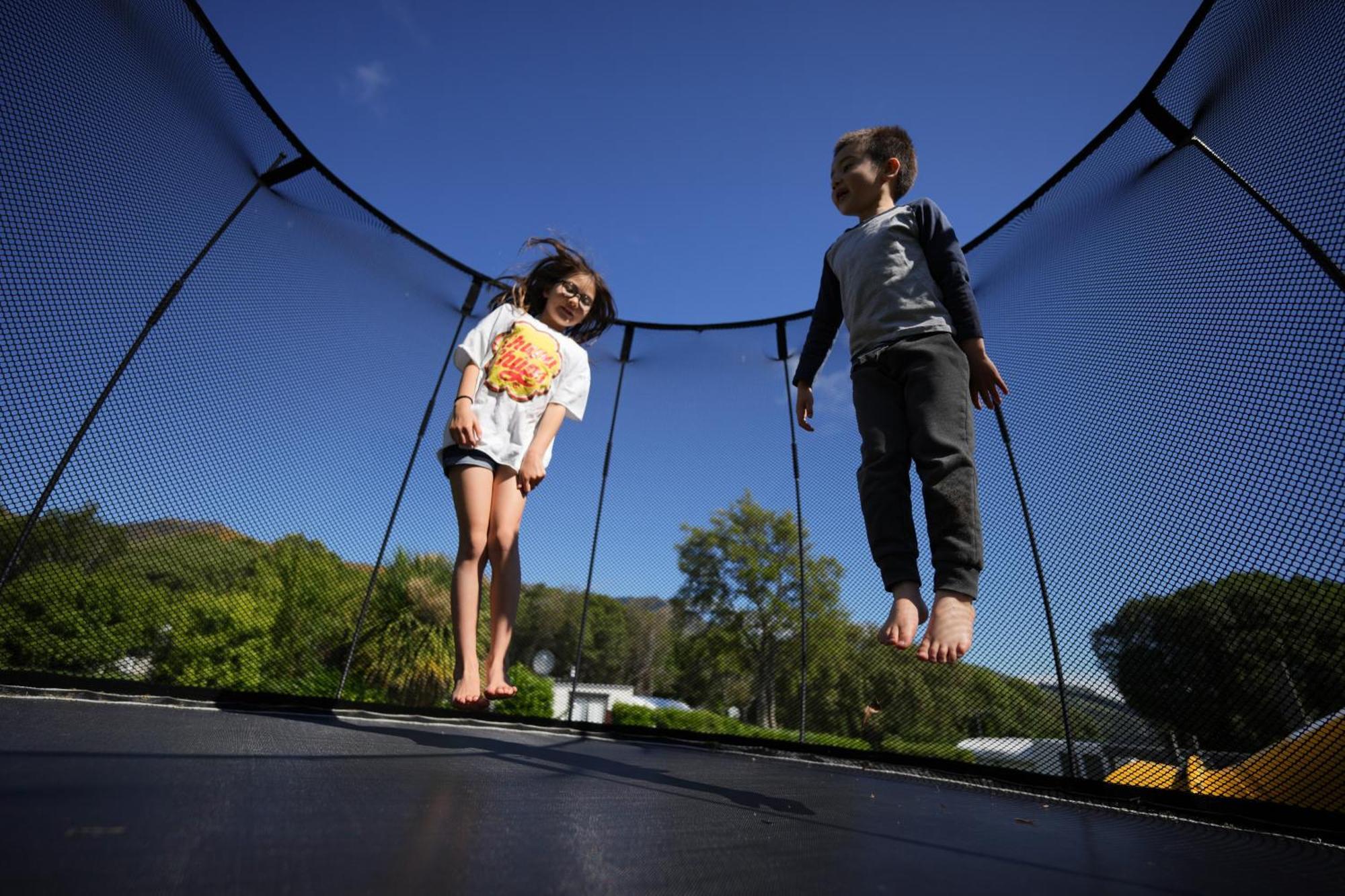 Akaroa Top 10 Holiday Park Екстер'єр фото